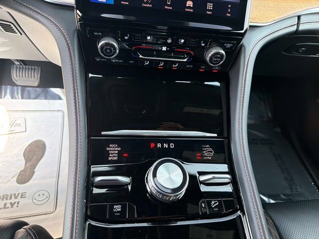 Used 2025 Jeep Grand Cherokee Summit AWD/4WD image 24