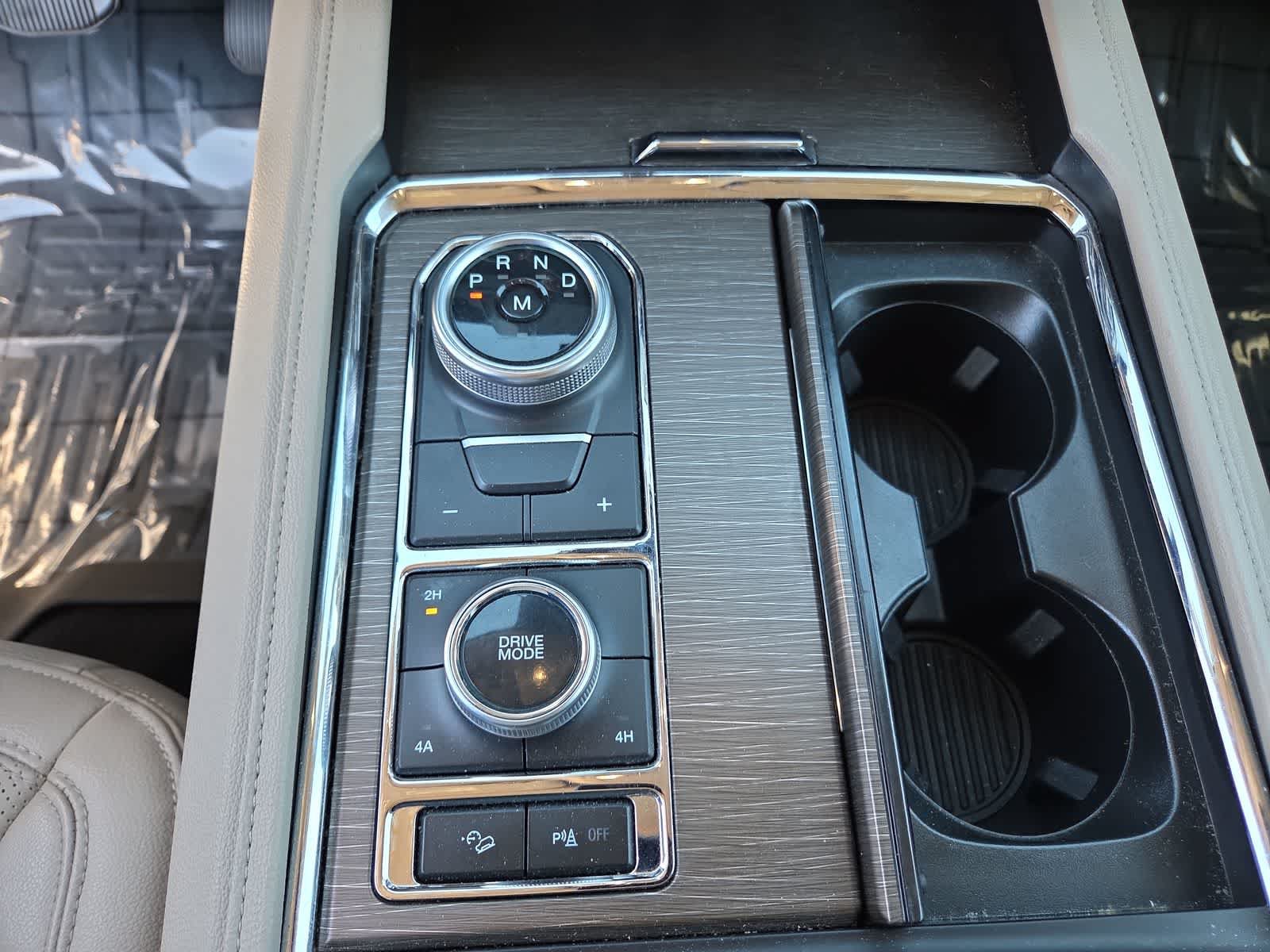 Used 2024 Ford Expedition Limited AWD/4WD image 25