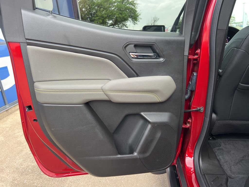 Used 2025 Chevrolet Colorado ZR2 AWD/4WD image 17