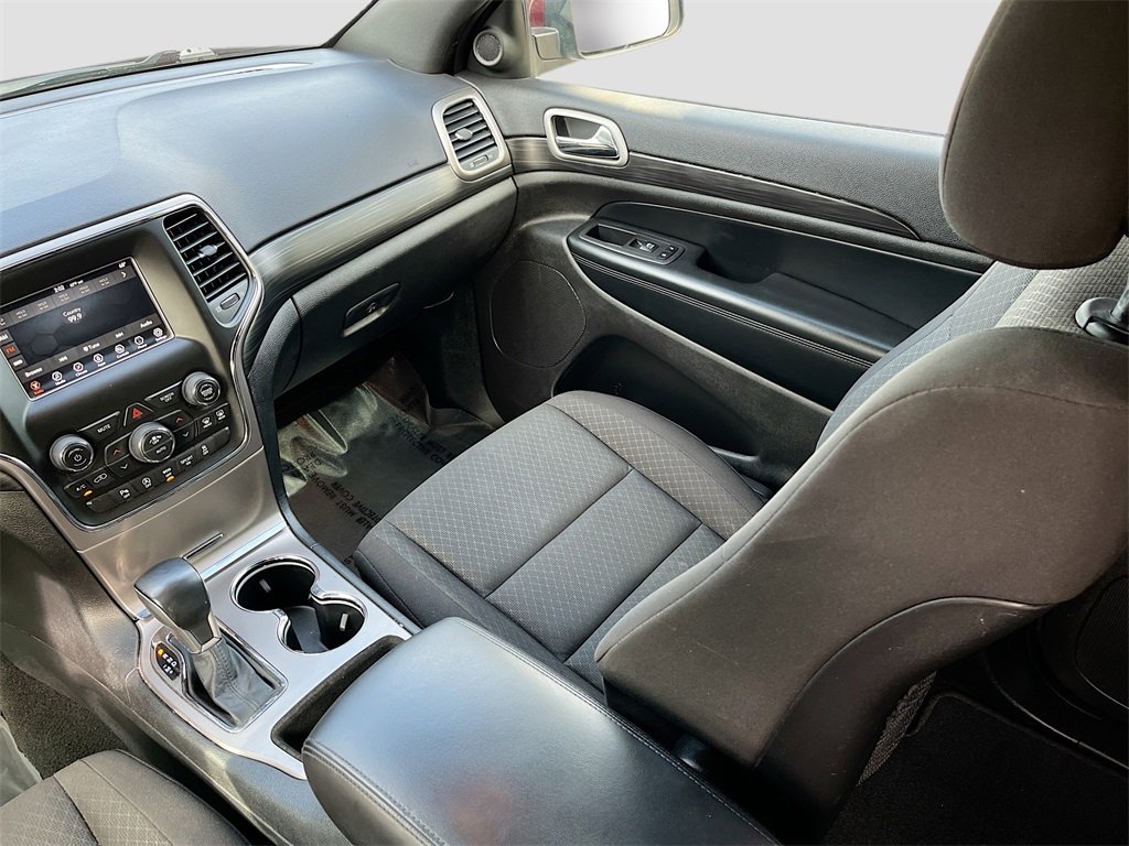 Used 2021 Jeep Grand Cherokee Laredo image 21