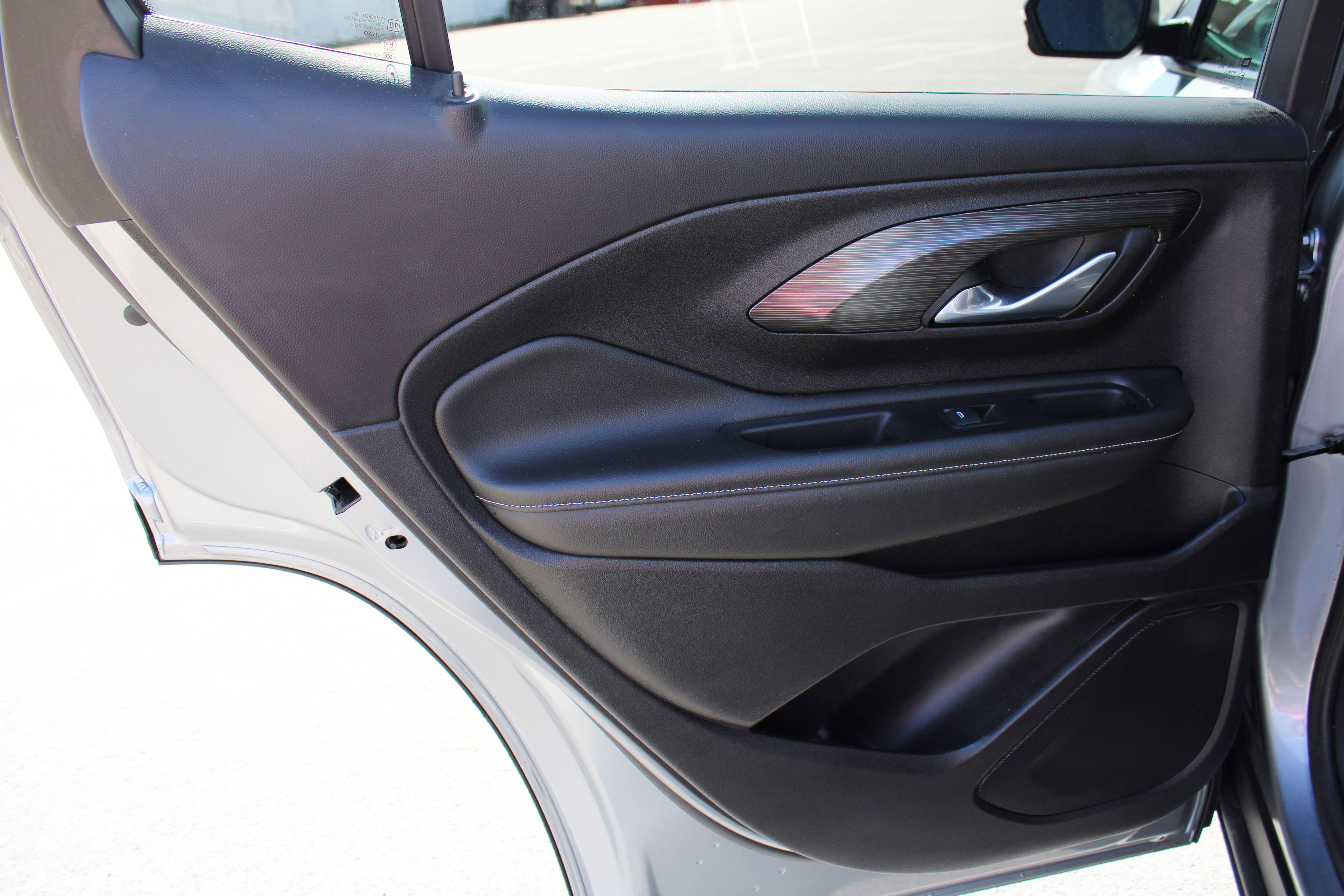 Used 2024 GMC Terrain SLT image 59