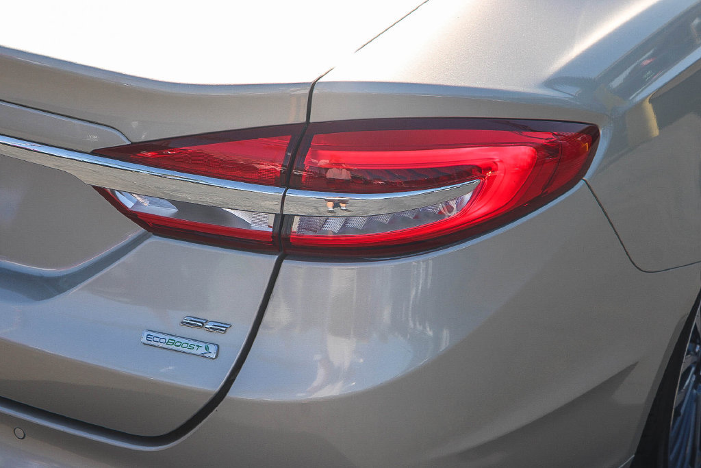 Certified 2017 Ford Fusion SE w/ Fusion SE Technology Package FWD image 12