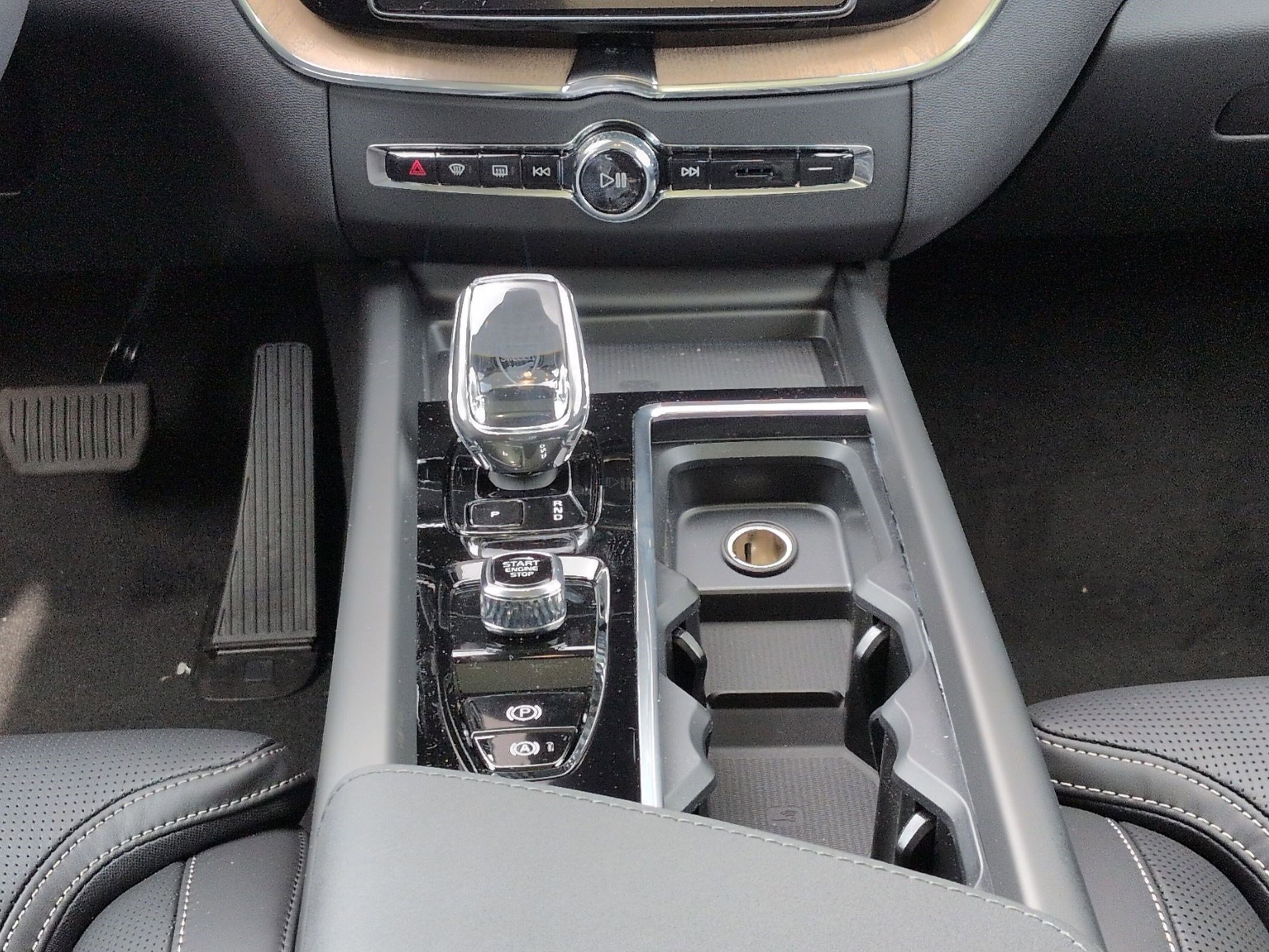 New 2026 Volvo XC60 B5 Ultra w/ Protection Package Premier image 11