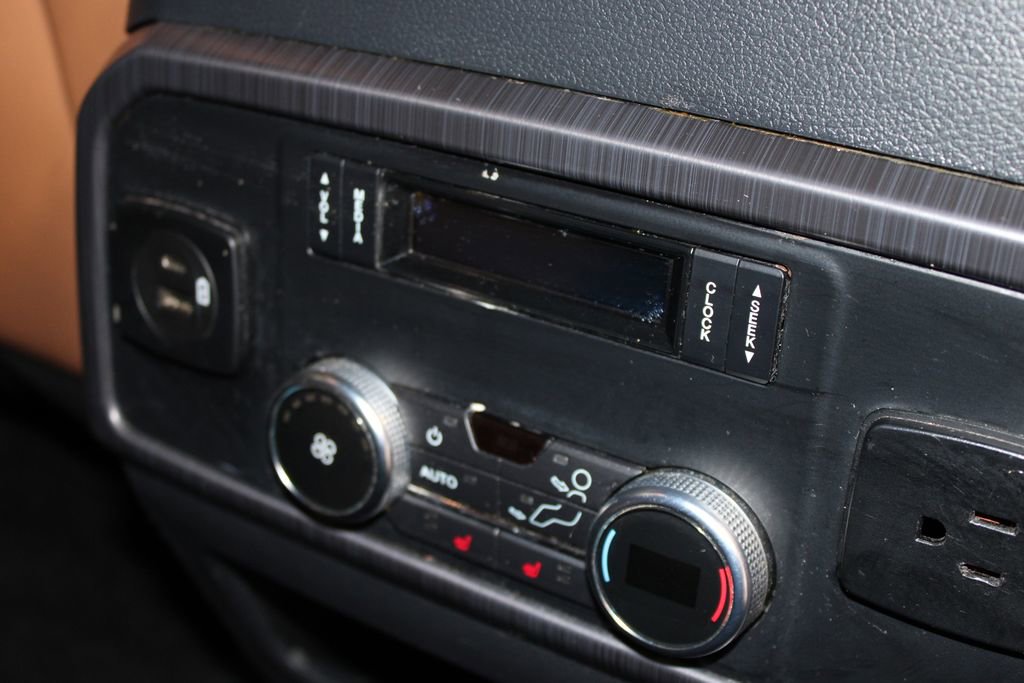 Used 2022 Ford Expedition Platinum AWD/4WD image 35