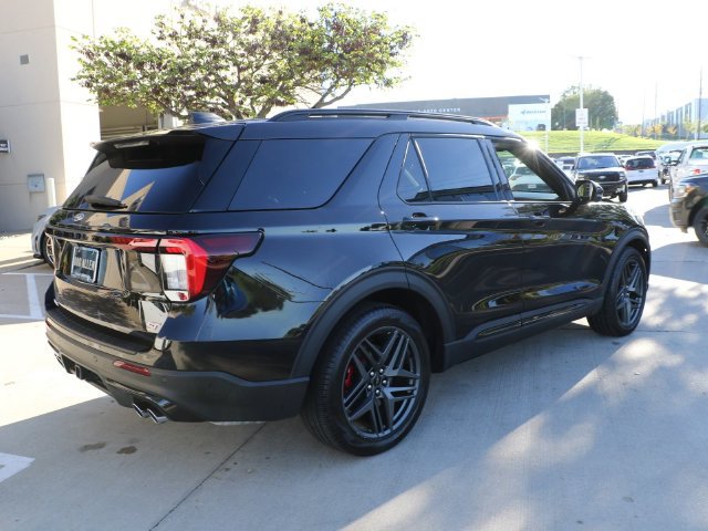 Used 2025 Ford Explorer ST w/ Sun And Sound Package AWD/4WD image 6