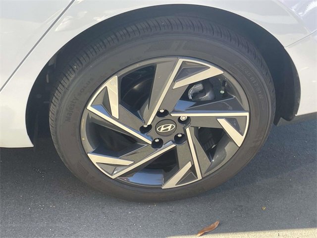 Certified 2025 Hyundai Elantra Sport image 4