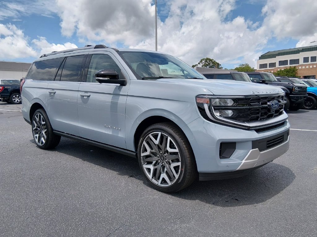 New 2026 Ford Expedition Max Platinum w/ Platinum Ultimate Package AWD/4WD image 2