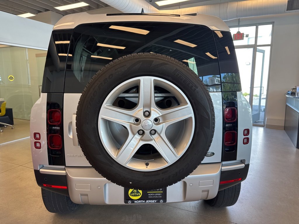 Used 2023 Land Rover Defender 110 SE image 16