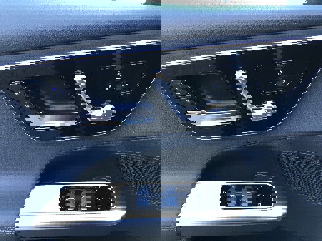 New 2026 Mercedes-Benz GLC 300 4MATIC image 12