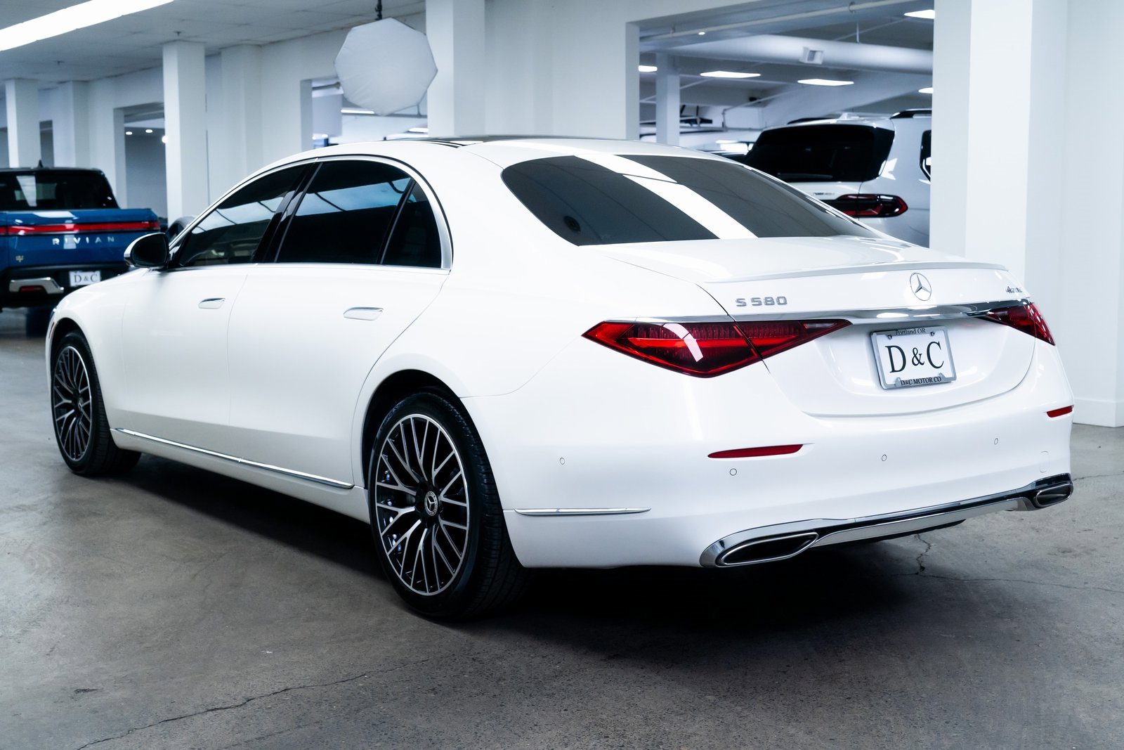 Used 2023 Mercedes-Benz S 580 4MATIC Sedan image 4