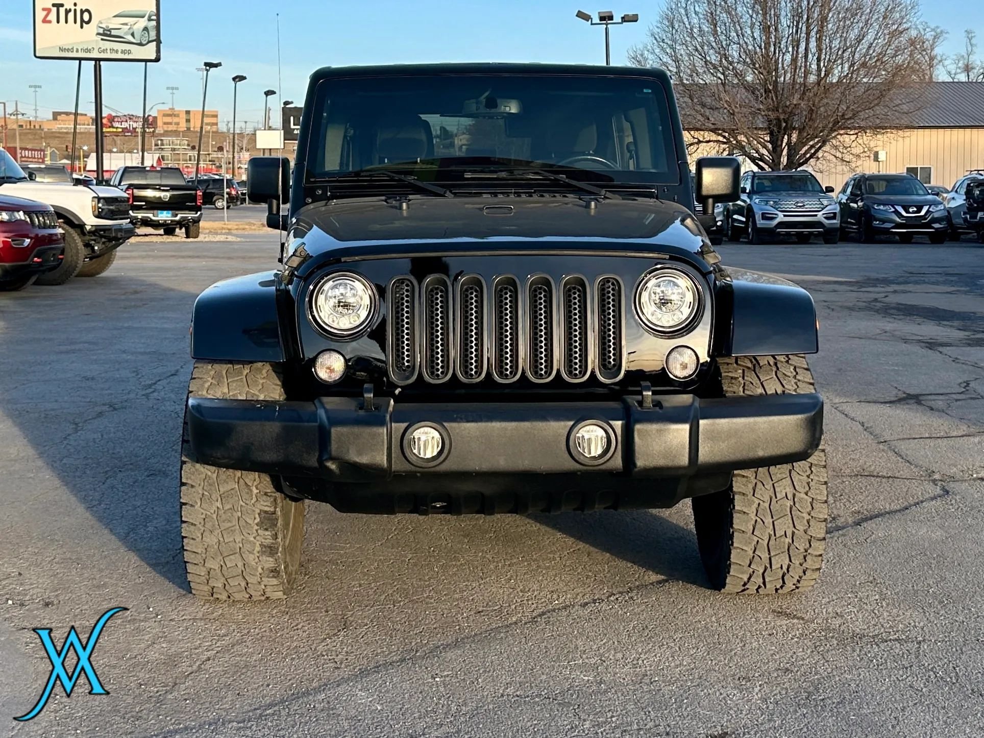 Used 2018 Jeep Wrangler Unlimited Sahara w/ Connectivity Group AWD/4WD image 2