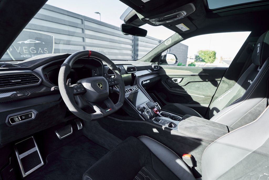 Used 2024 Lamborghini Urus Performante image 2