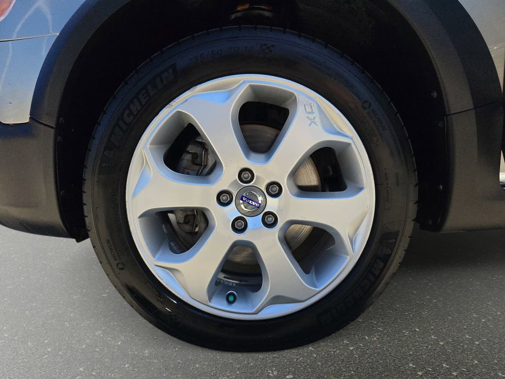 Used 2016 Volvo XC70 T5 Premier w/ Proximity Package image 36