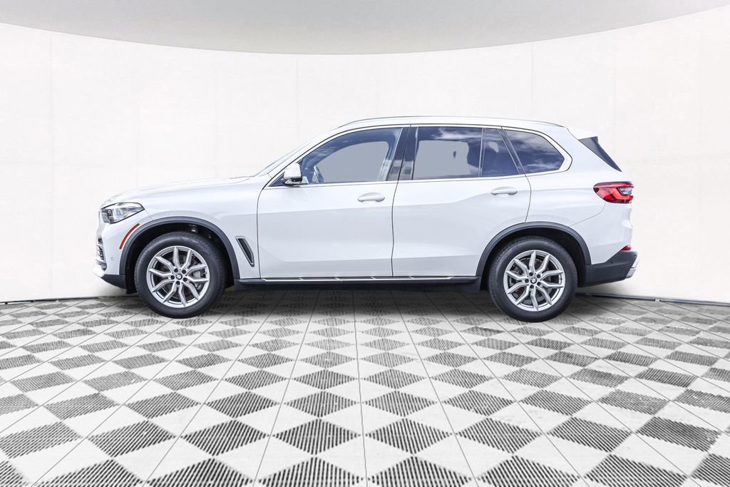 Used 2022 BMW X5 xDrive40i w/ Parking Assistance Package AWD/4WD image 17