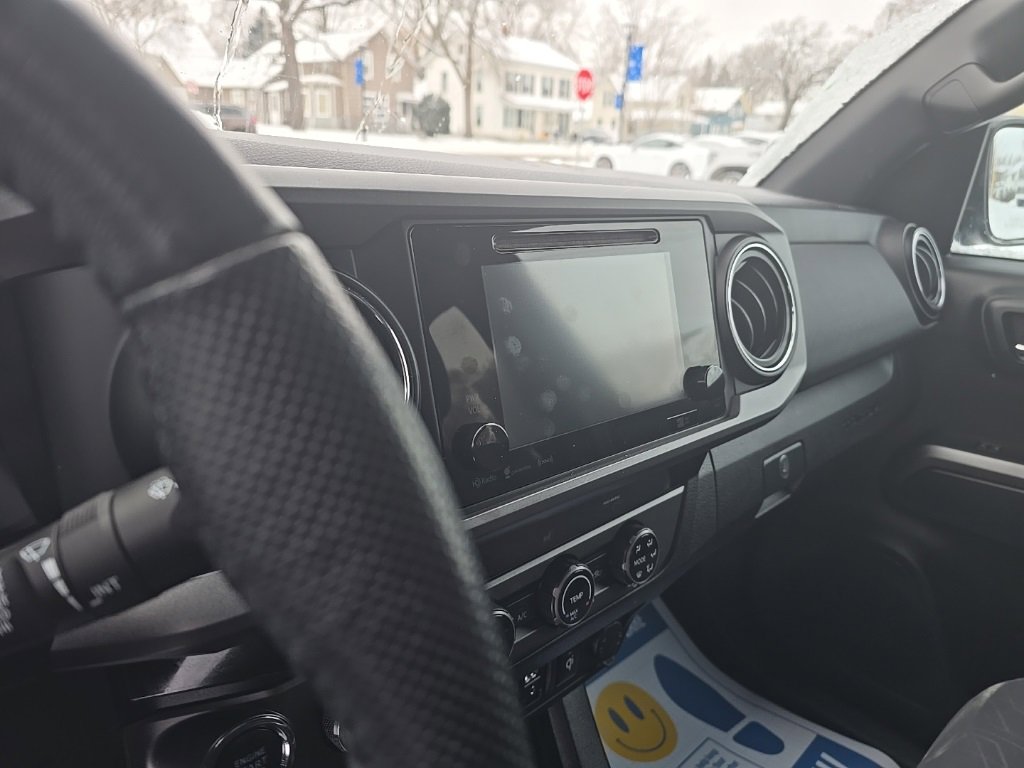 Used 2018 Toyota Tacoma TRD Off-Road image 11