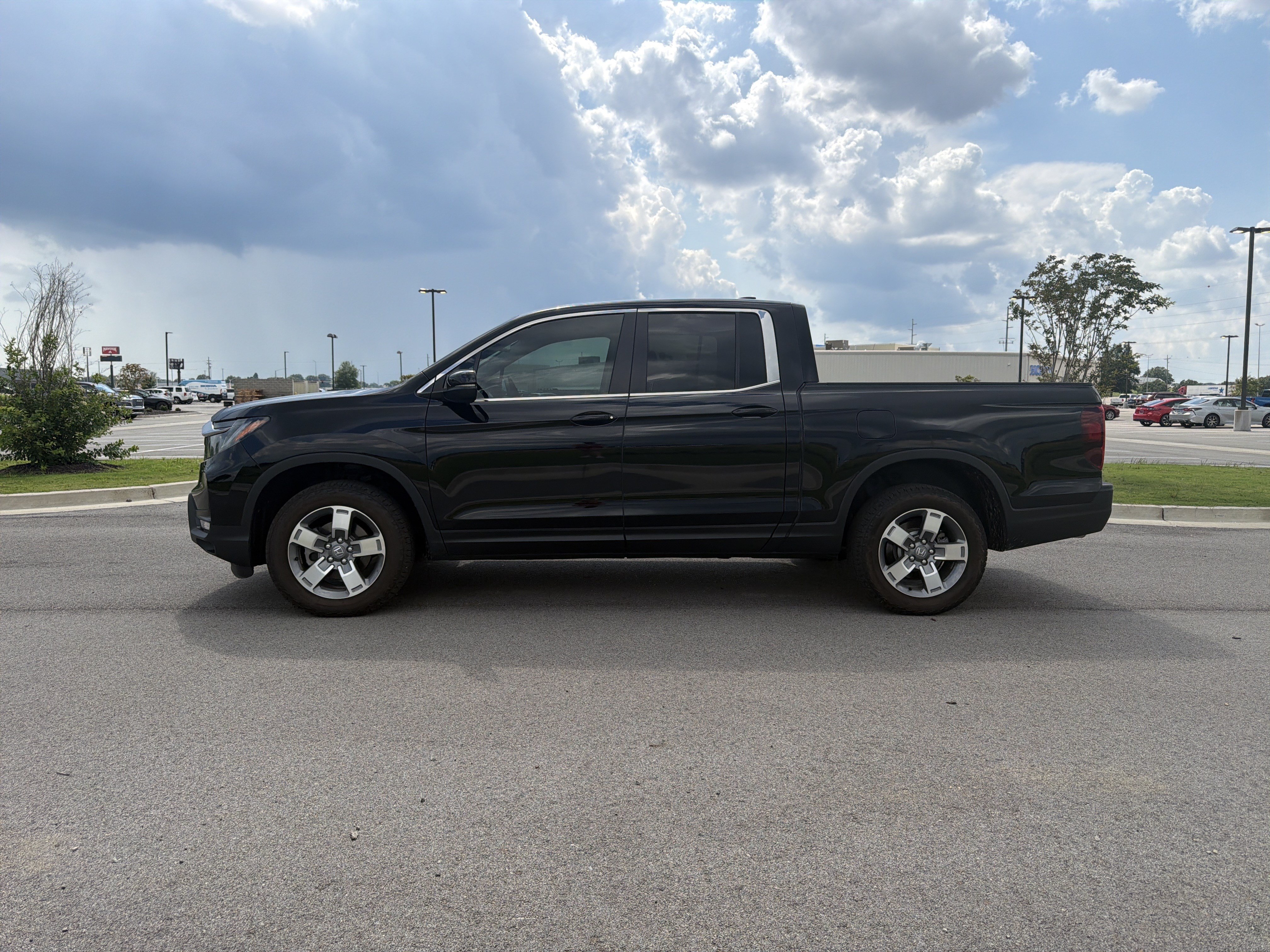 Certified 2025 Honda Ridgeline RTL image 2