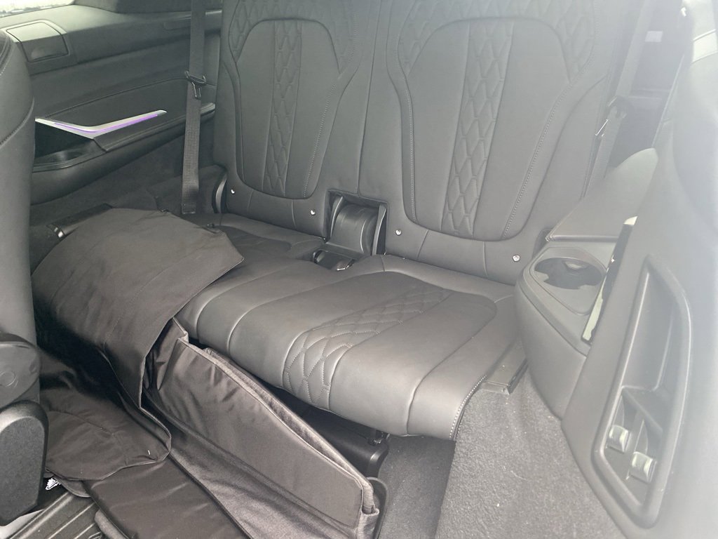 Used 2022 BMW X7 M50i w/ Dynamic Handling Package image 12