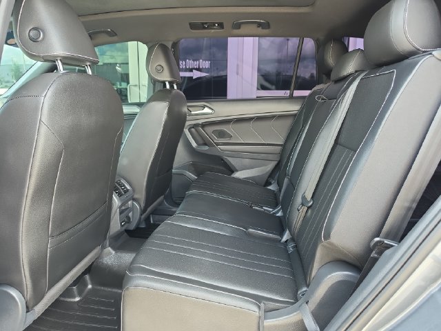 Used 2022 Volkswagen Tiguan SE R-Line FWD image 16
