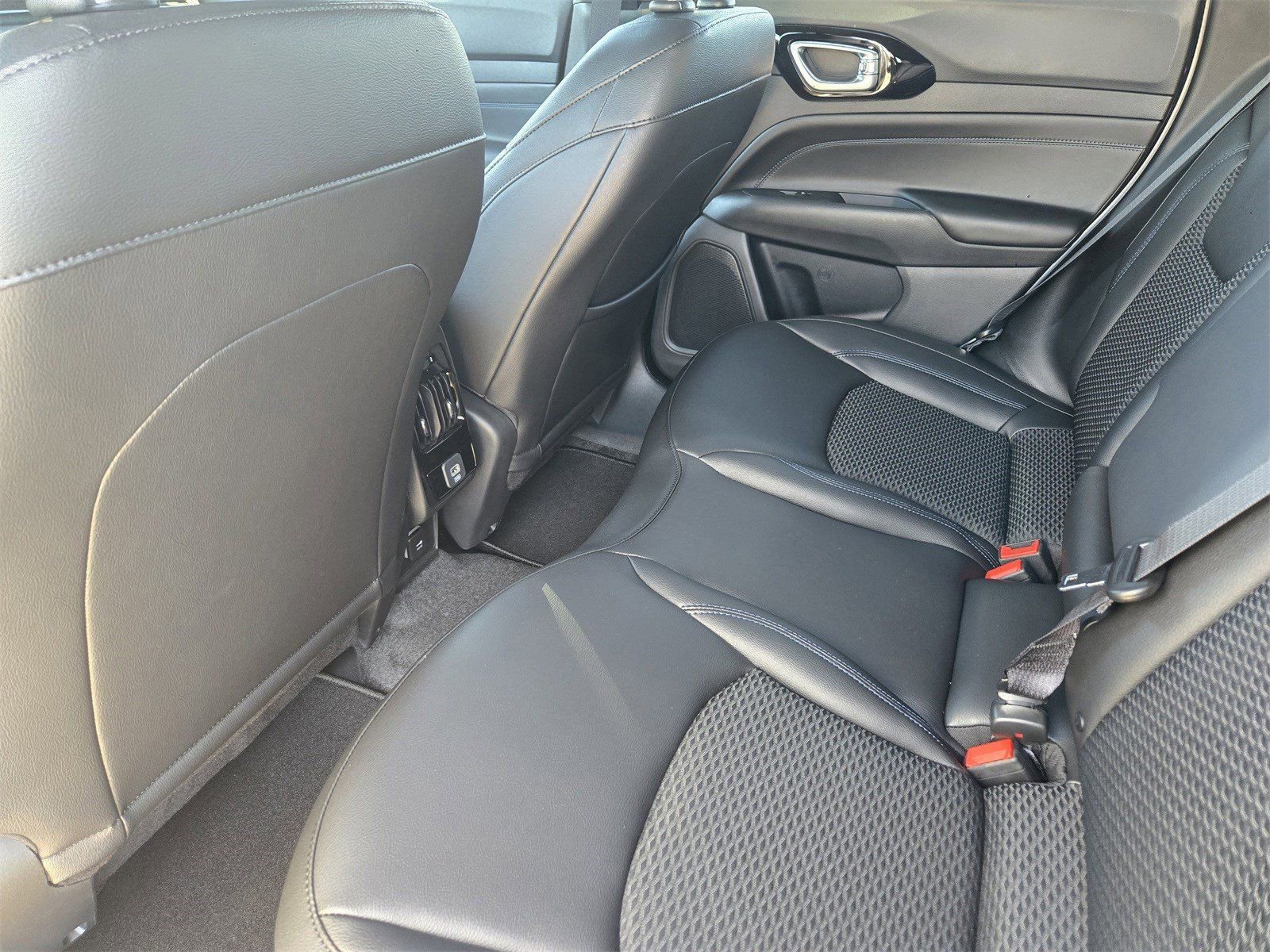 New 2026 Jeep Compass Latitude image 30