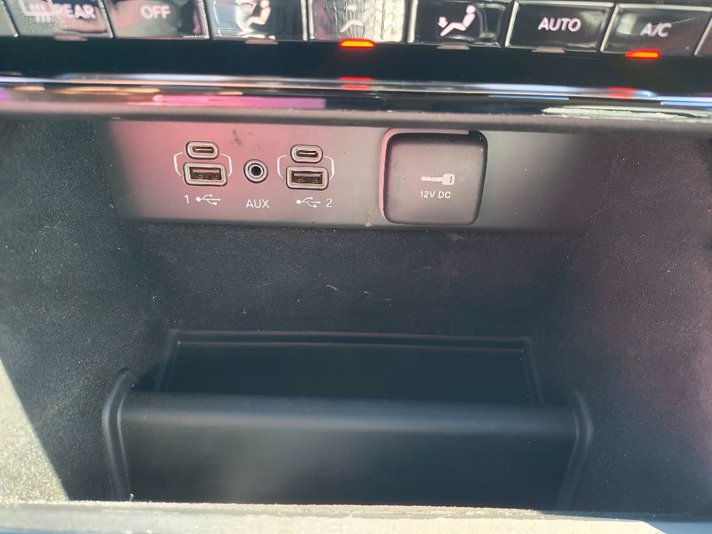 Used 2022 Jeep Grand Cherokee Limited image 25