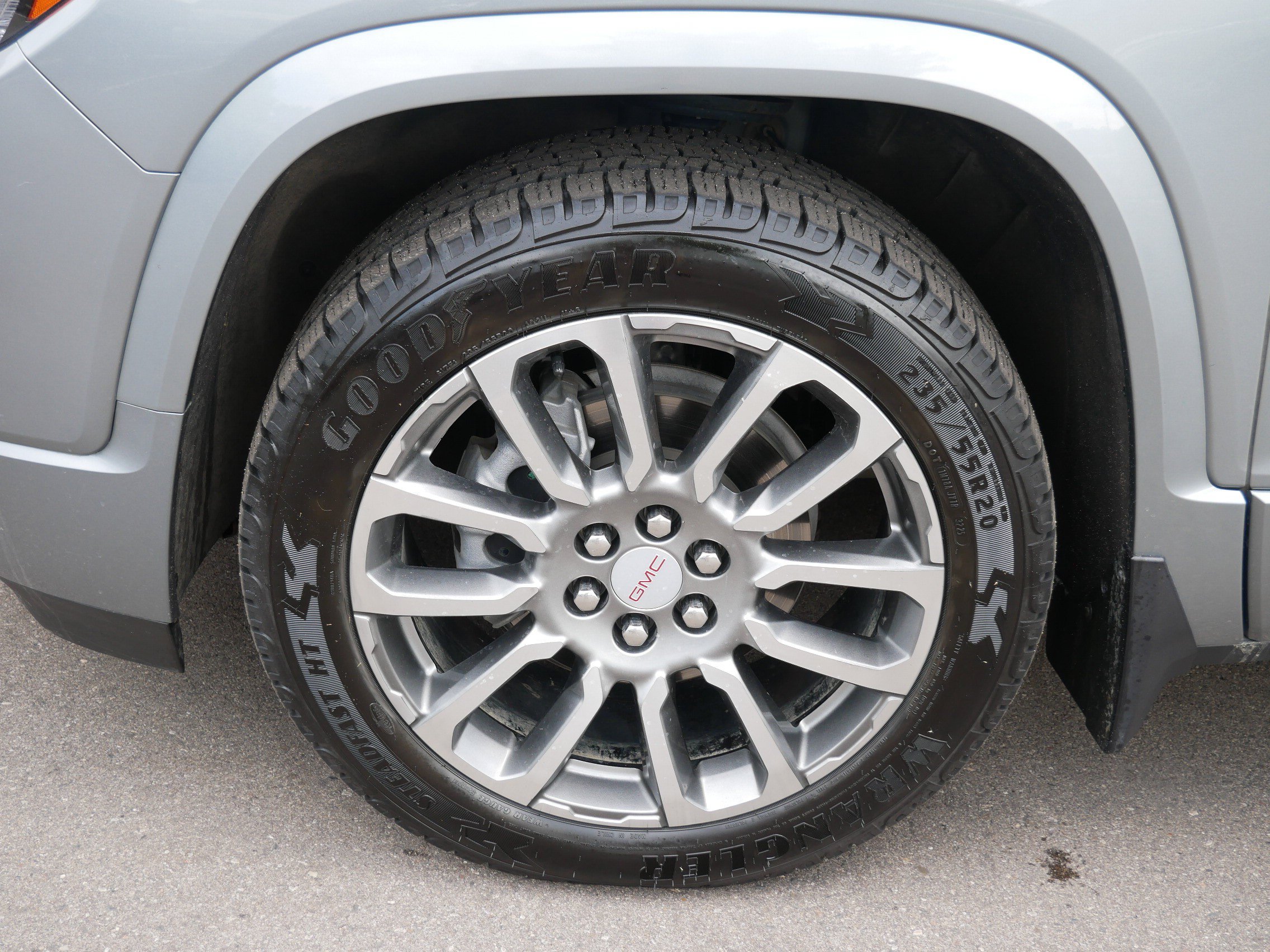 Used 2023 GMC Acadia Denali w/ Denali Ultimate Package AWD/4WD image 4
