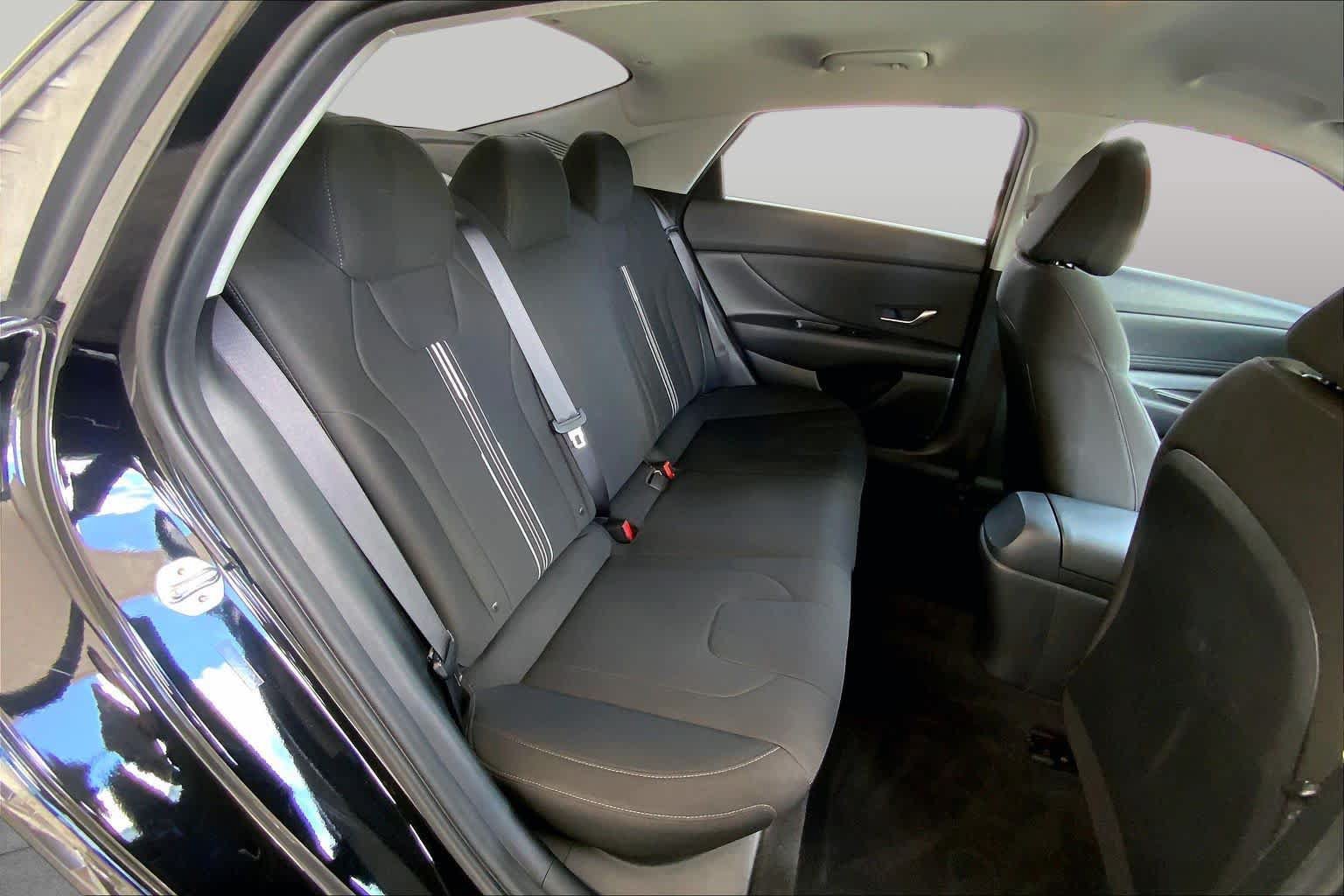 Used 2023 Hyundai Elantra SEL w/ Convenience Package FWD image 20