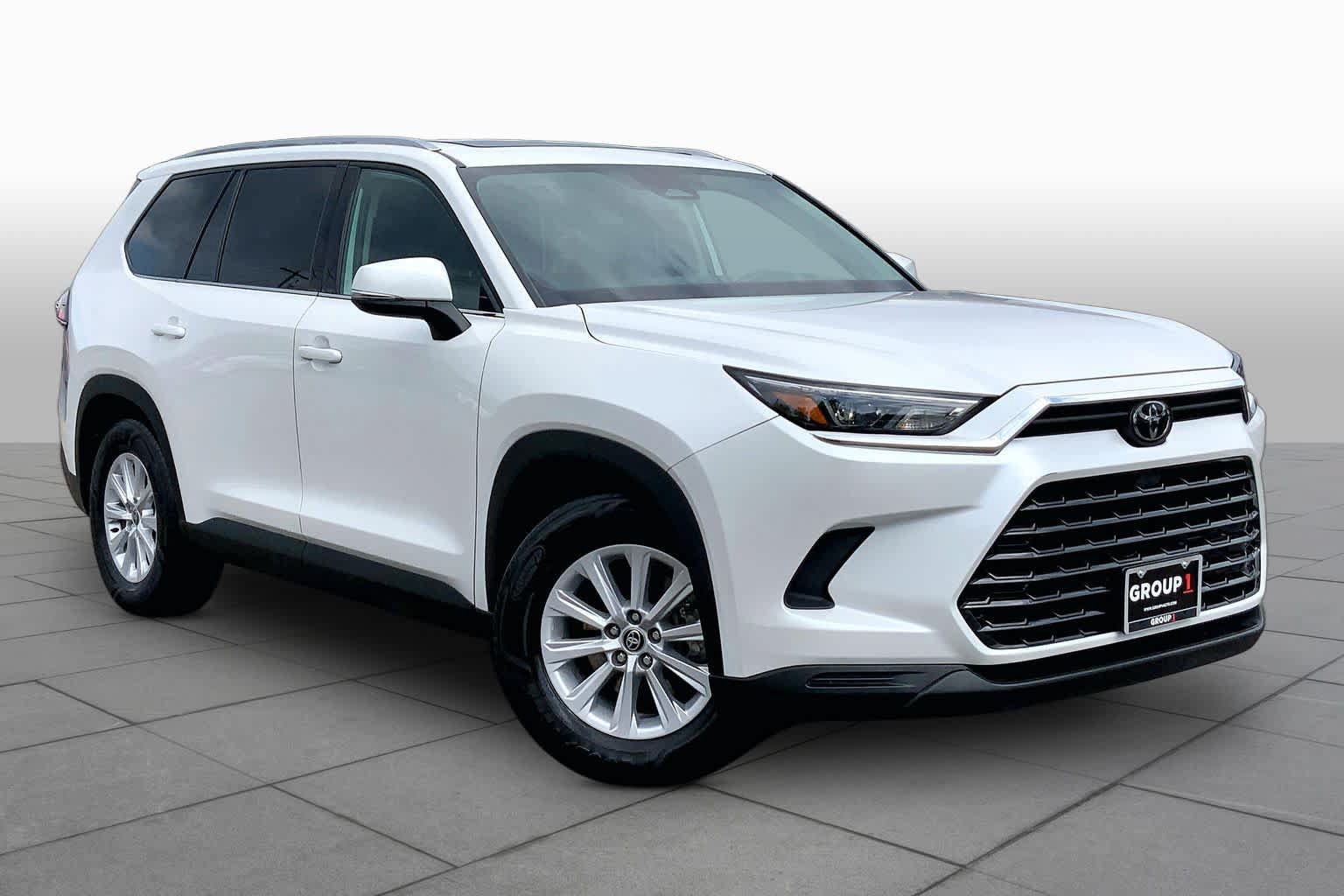 Used 2025 Toyota Grand Highlander AWD image 3