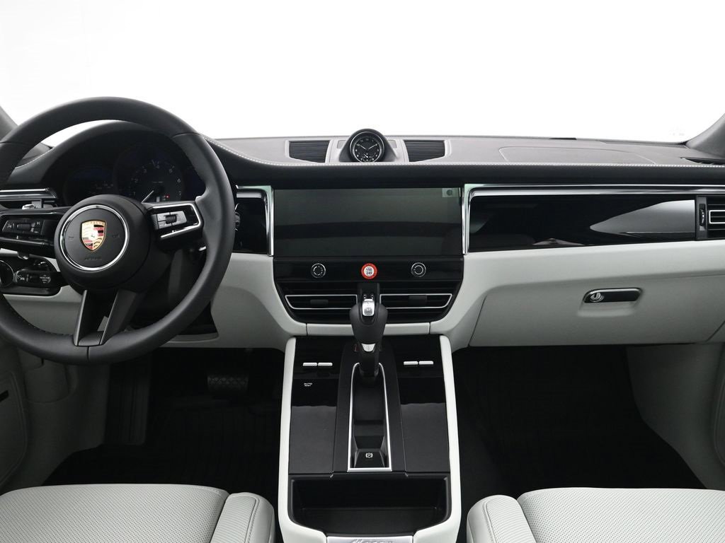 New 2026 Porsche Macan image 9
