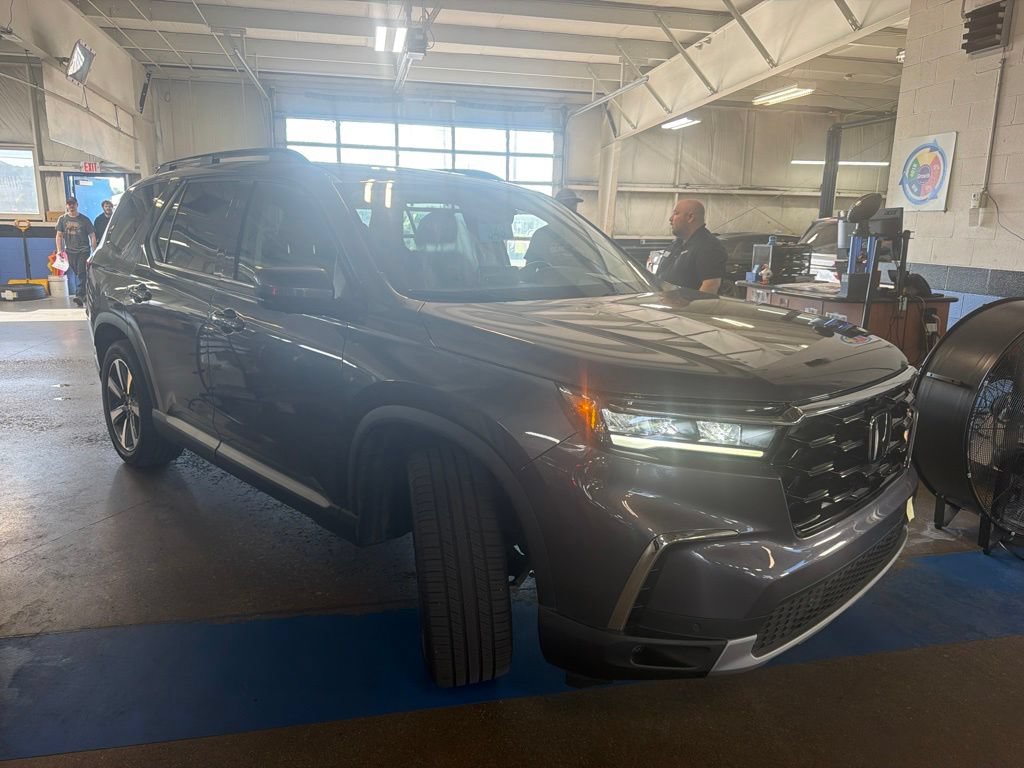 Used 2023 Honda Pilot Elite image 6
