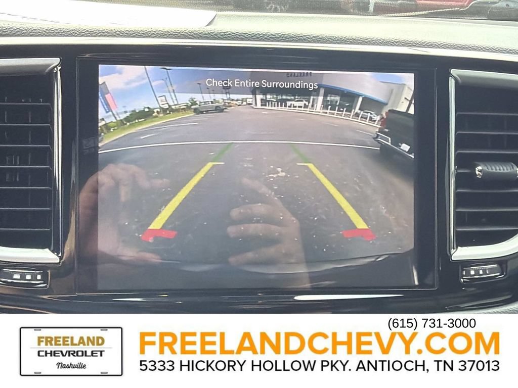 Used 2025 Chrysler Pacifica Select FWD image 32