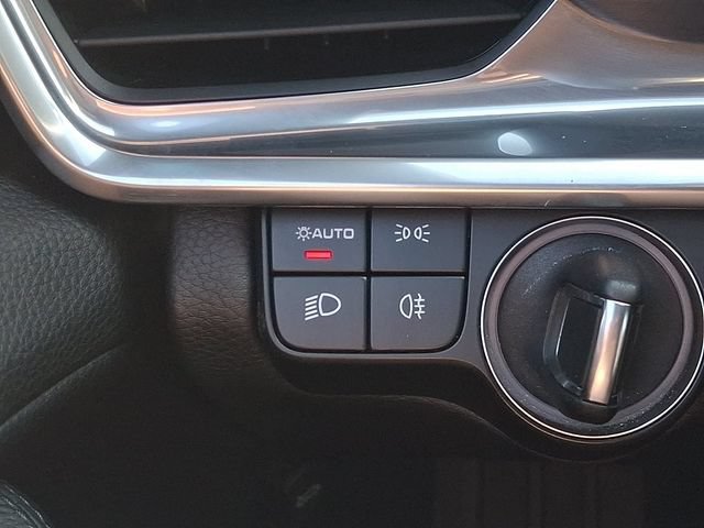 Used 2023 Porsche Panamera RWD image 30