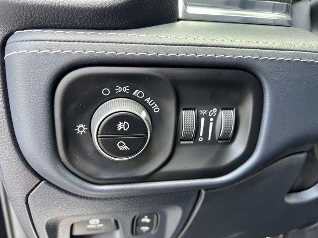Used 2024 RAM 1500 Limited AWD/4WD image 10