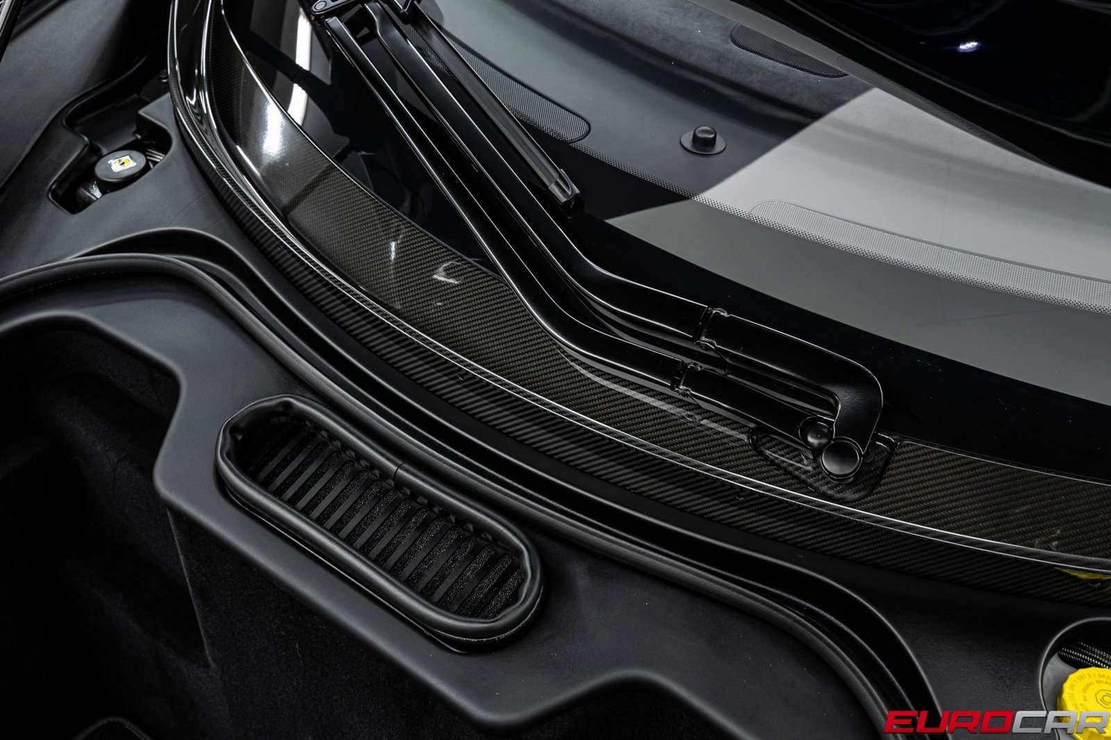 Used 2016 McLaren 675LT Spider image 12