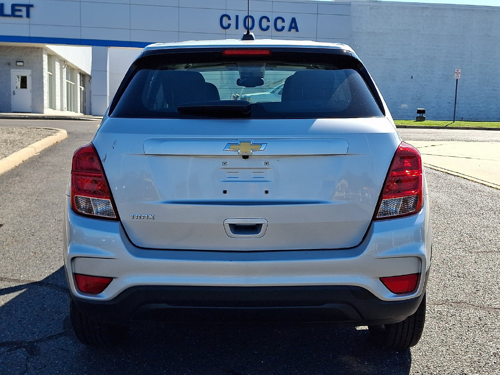 Used 2017 Chevrolet Trax LS FWD image 8