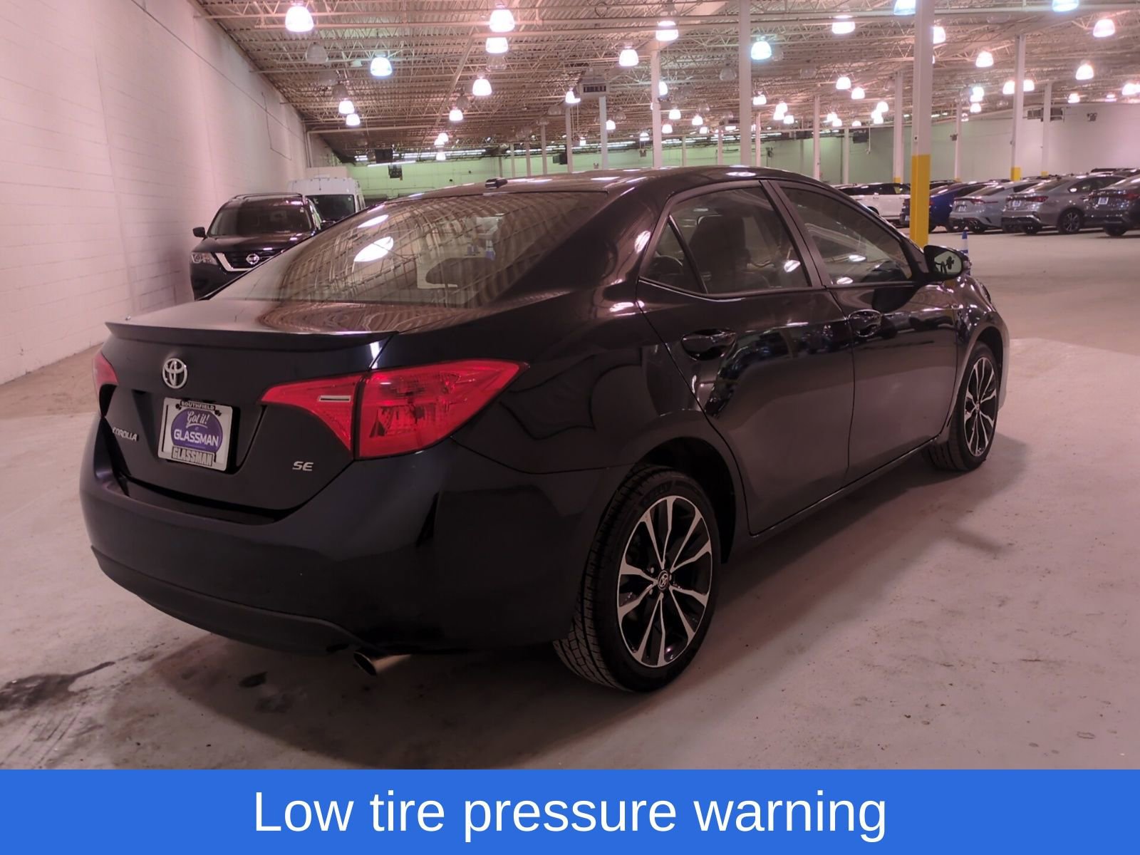 Used 2017 Toyota Corolla SE w/ SE Premium Package image 4