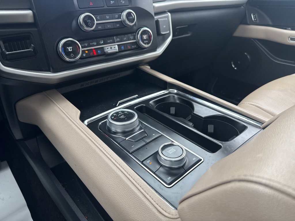 Used 2022 Ford Expedition XLT image 15