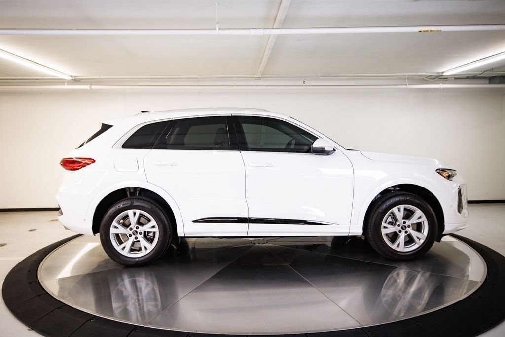 Used 2025 Audi Q5 Premium AWD/4WD image 8