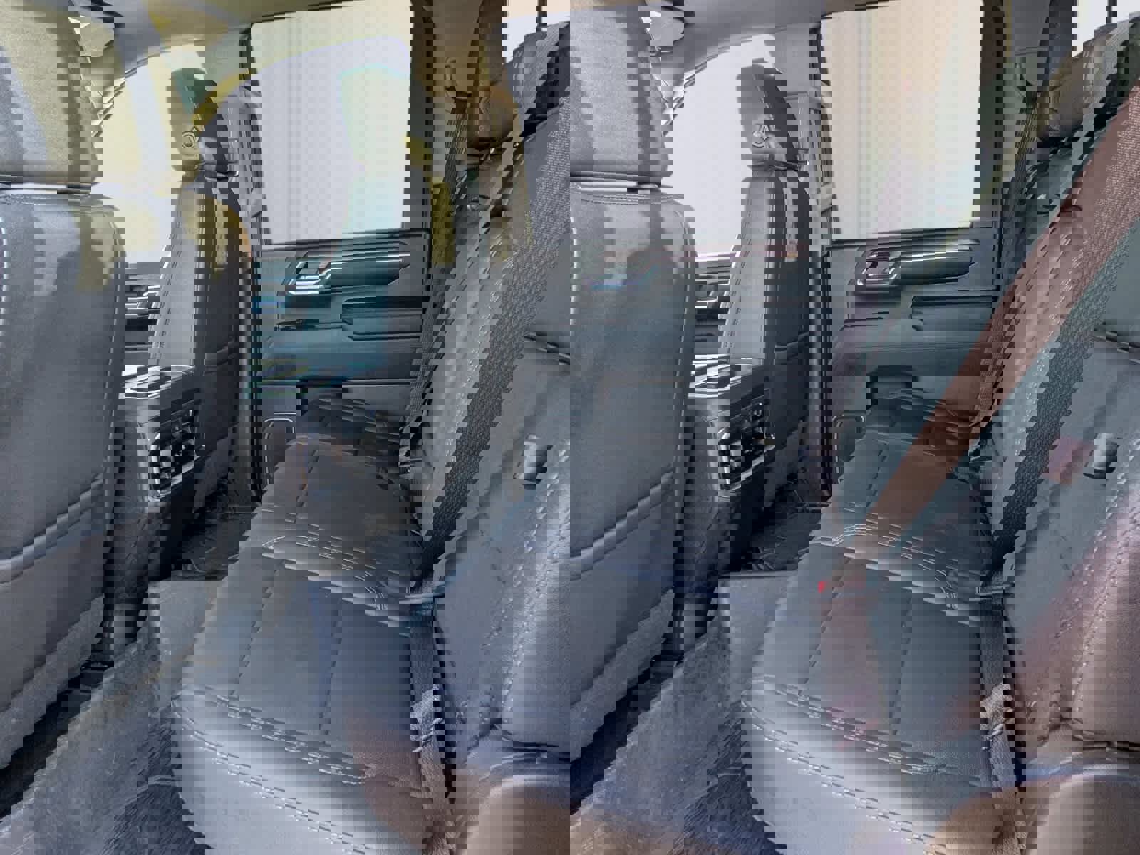 Used 2024 GMC Sierra 3500 SLT w/ SLT Premium Package image 14