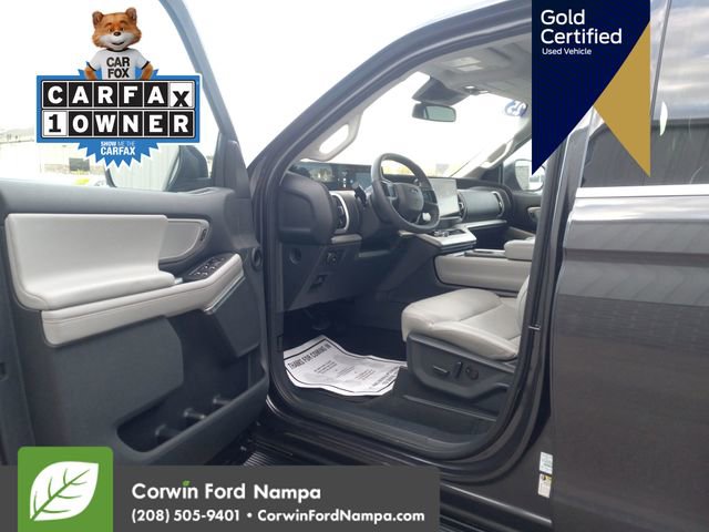 Used 2025 Ford Expedition Active image 11