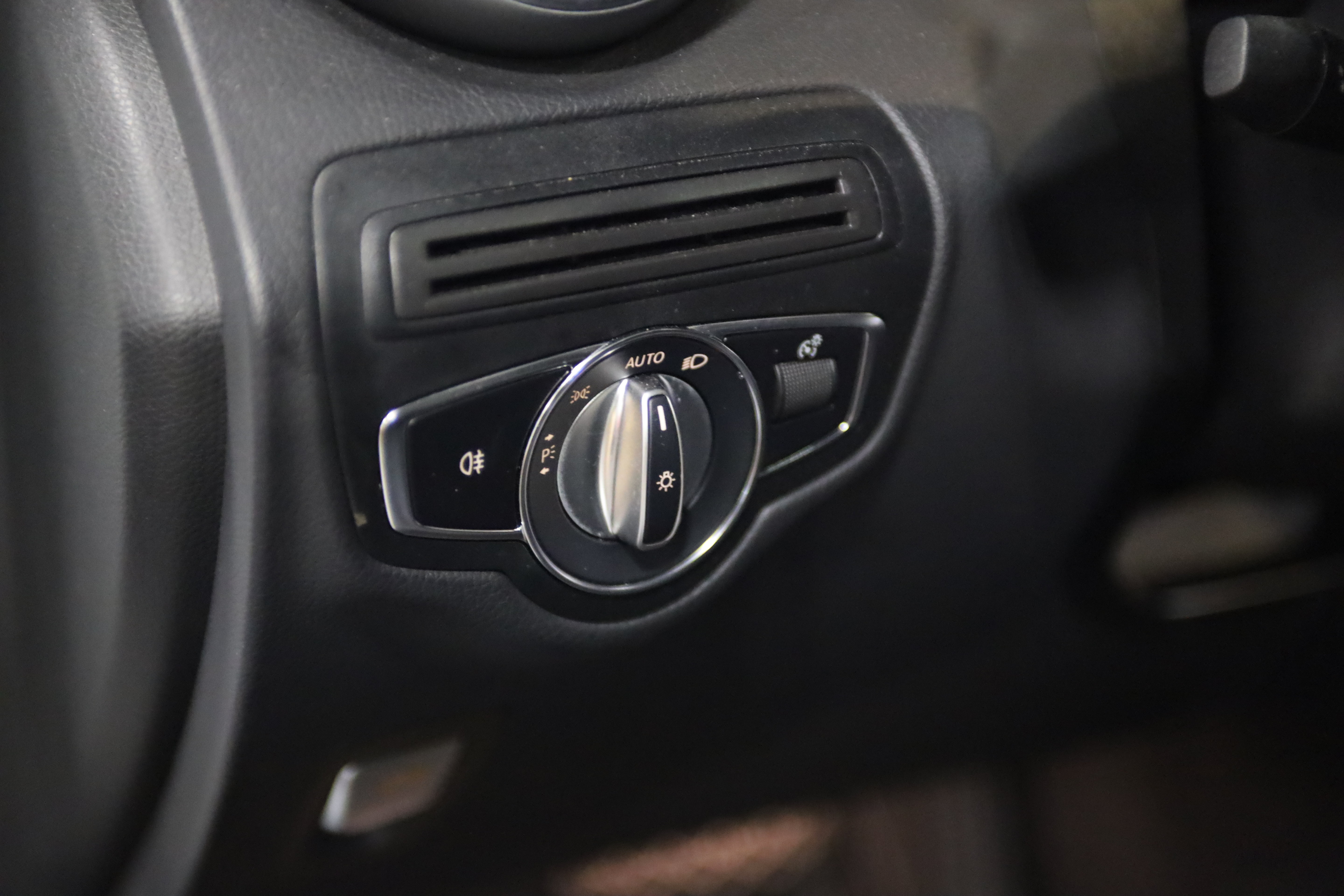 Used 2023 Mercedes-Benz GLC 300 4MATIC Coupe image 16