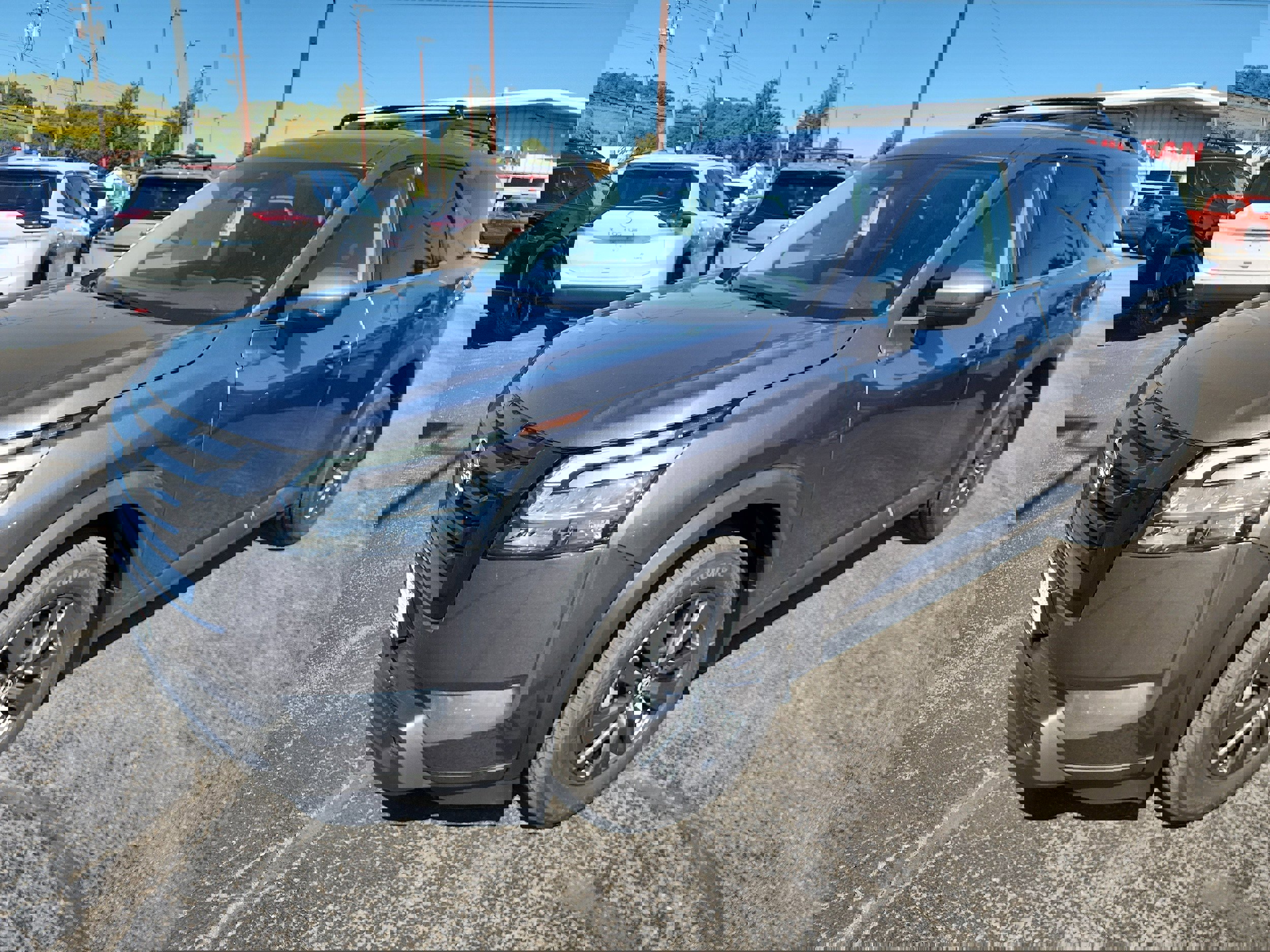 New 2025 Nissan Pathfinder SV w/ Black Appearance Package image 4