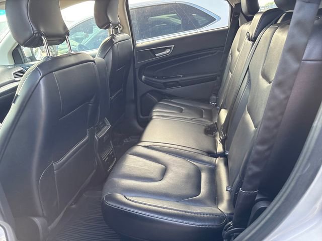 Used 2018 Ford Edge Titanium w/ Equipment Group 302A AWD/4WD image 9