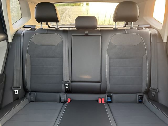 Used 2023 Volkswagen Taos SE image 28