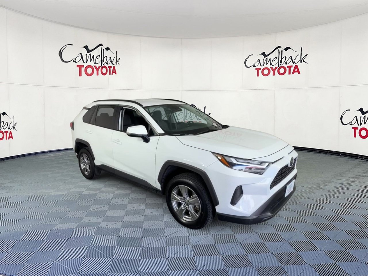 Used 2025 Toyota RAV4 XLE FWD image 5
