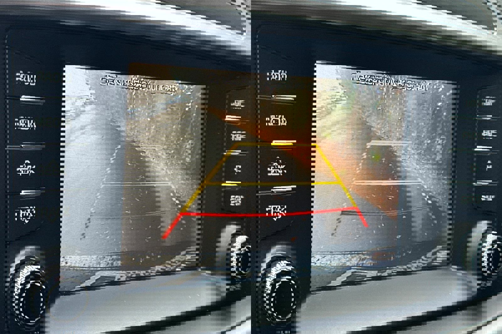 Used 2020 Kia Sorento S image 23