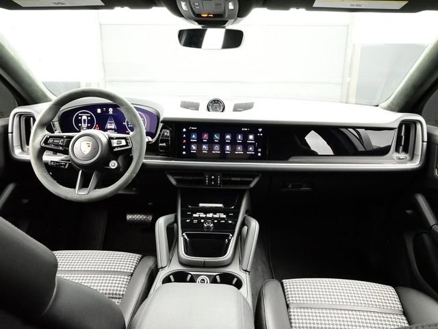 Certified 2024 Porsche Cayenne Coupe AWD/4WD image 20
