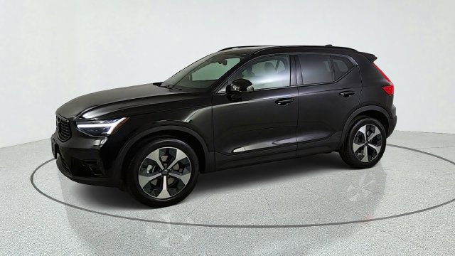 New 2026 Volvo XC40 B5 Plus w/ Protection Package Premier AWD/4WD image 3
