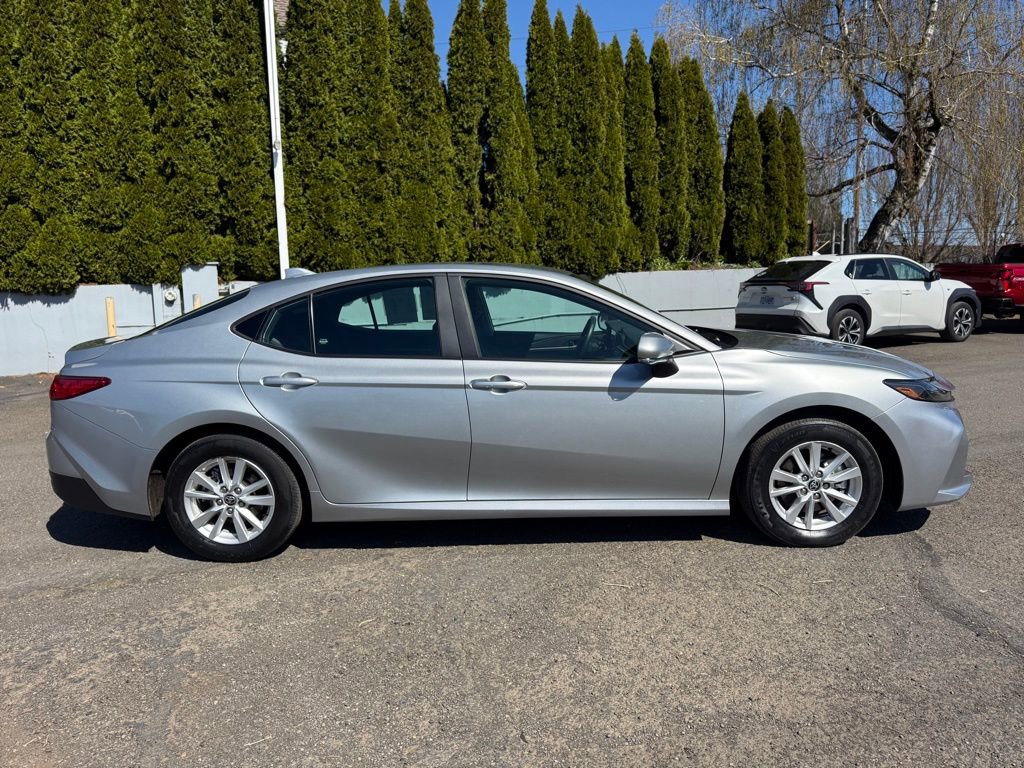 Used 2025 Toyota Camry LE w/ Convenience Package image 11