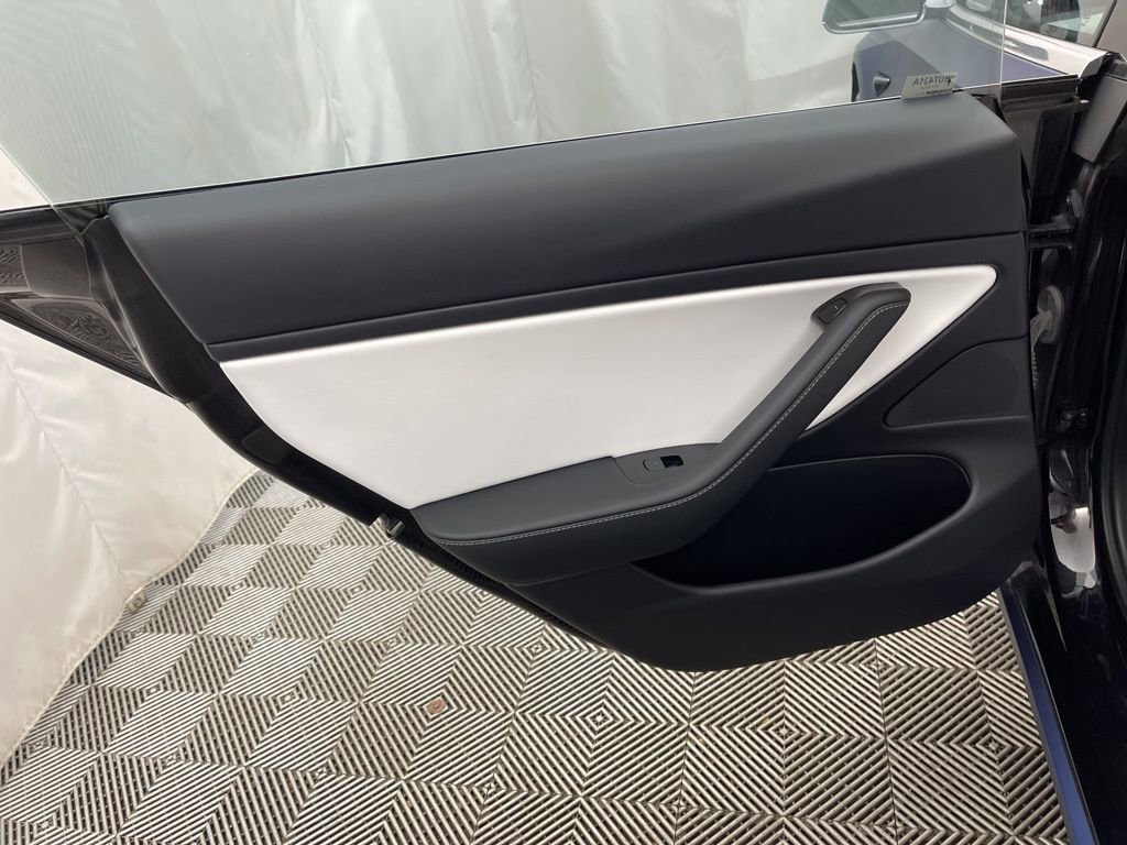 Used 2018 Tesla Model 3 Long Range image 25