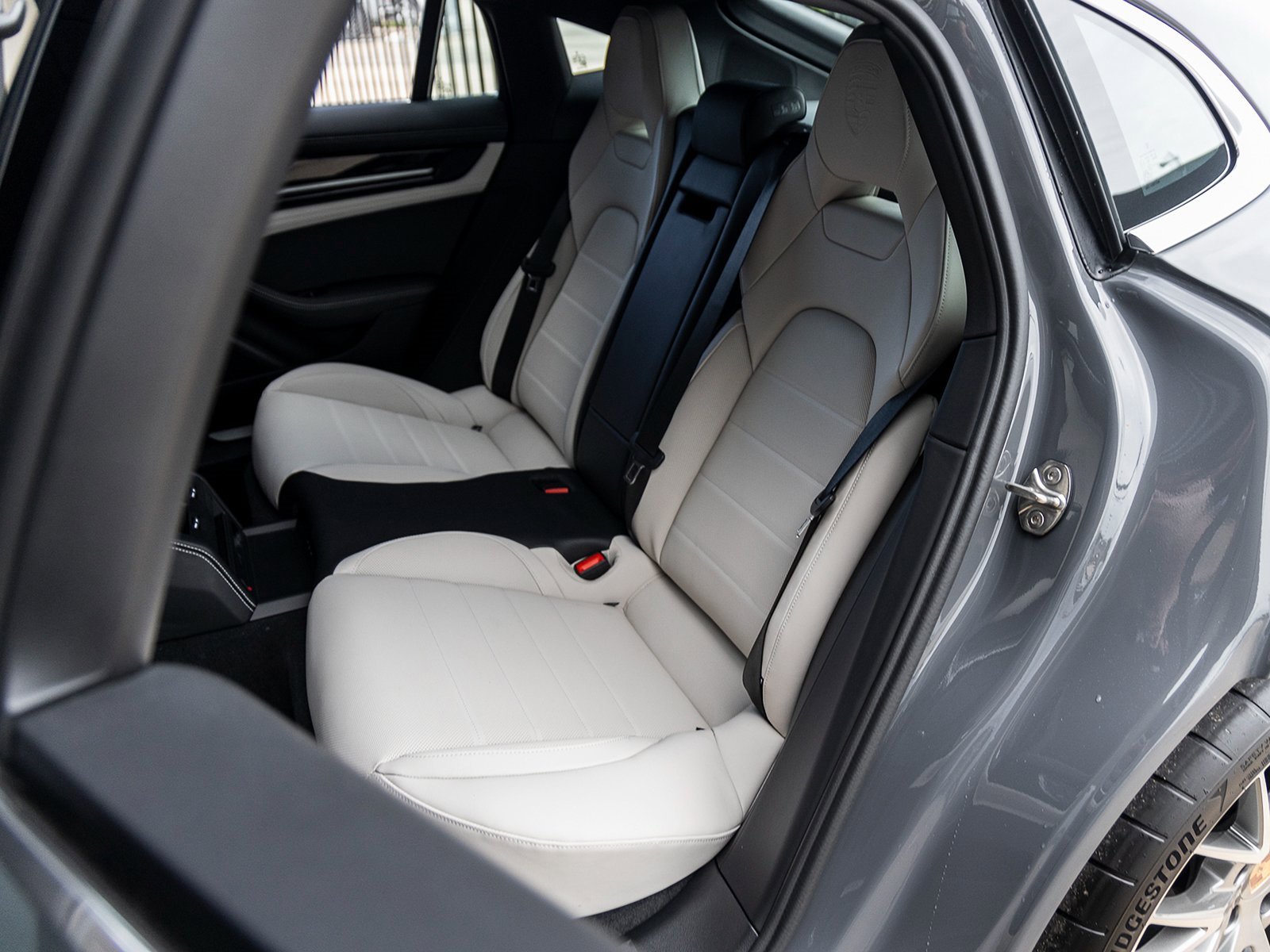 Certified 2025 Porsche Panamera 4 image 35